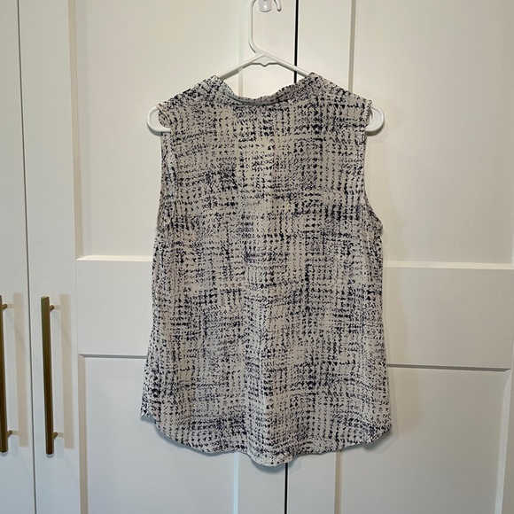 Mercer & Madison 100% Silk Blouse - Picture 4 of 4